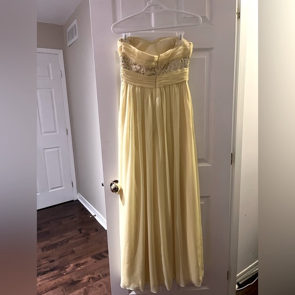 YELLOW PROM DRESS - size 6 - Picture 5 of 8